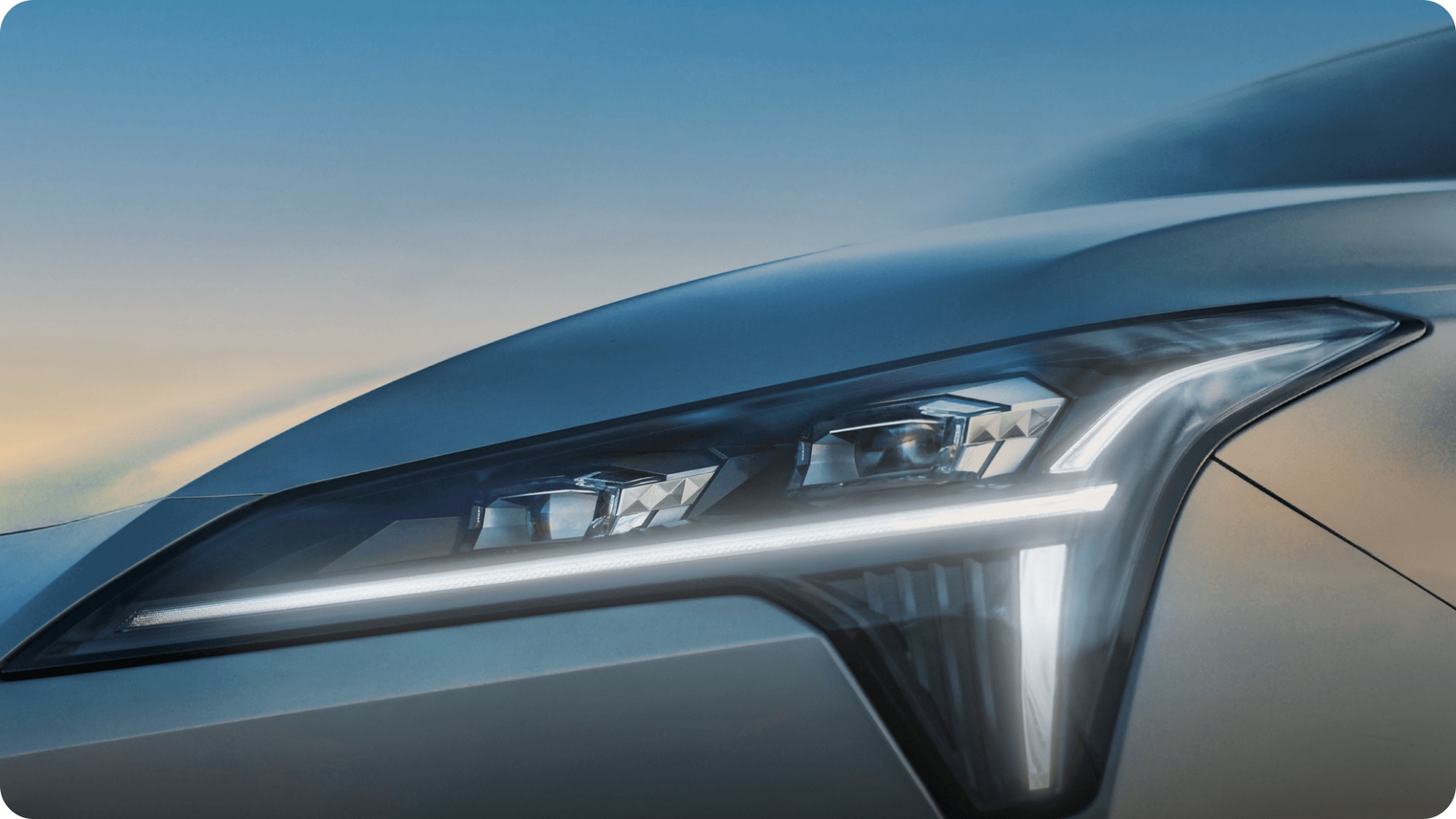 EV-inspired Styling | A closed front face with a coupe design, starship-style headlights, and a connected tail light for full-tech appeal.