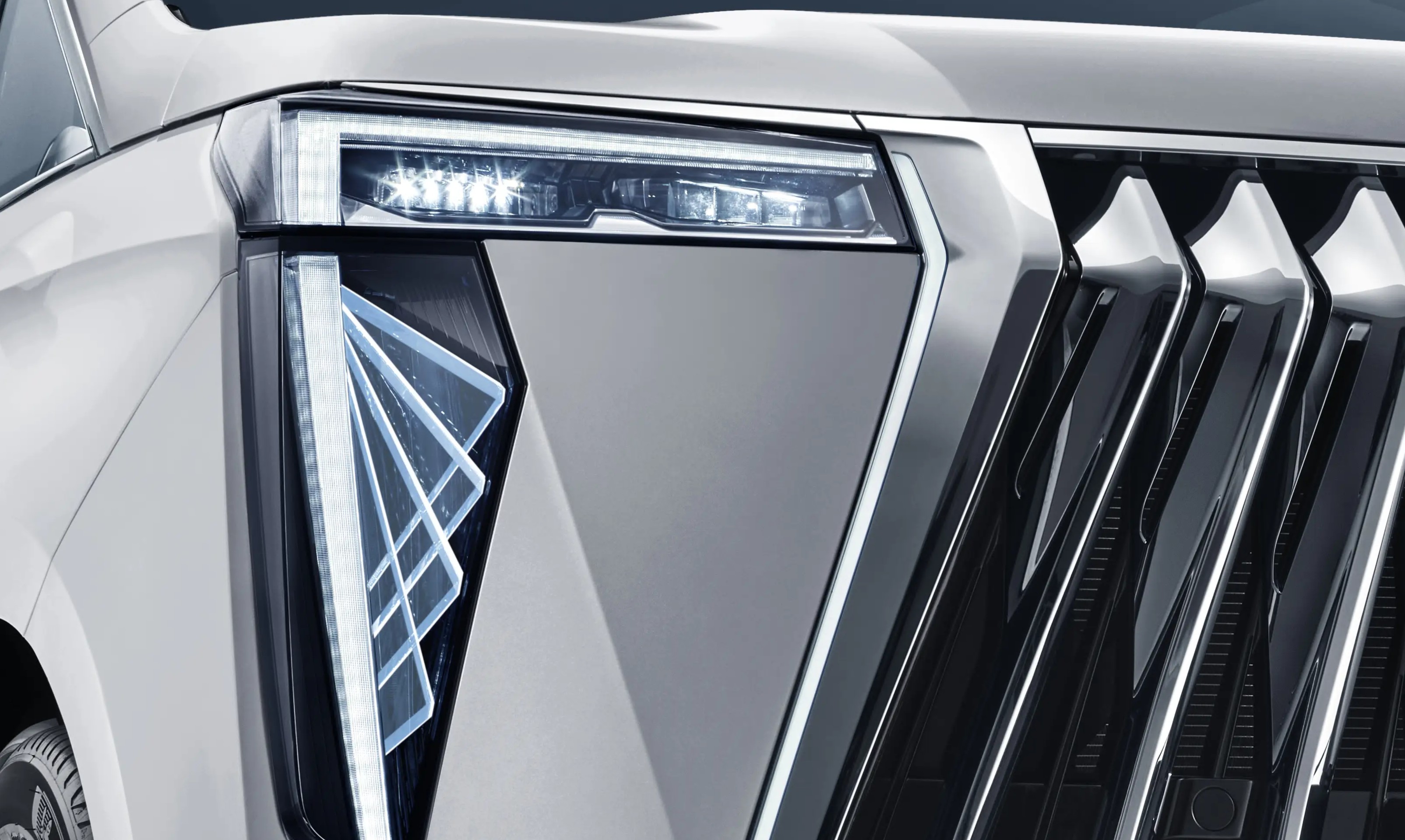 Majestic and imposing exterior design: Inspired by Chinese aesthetics, featuring a powerful lion-inspired front face