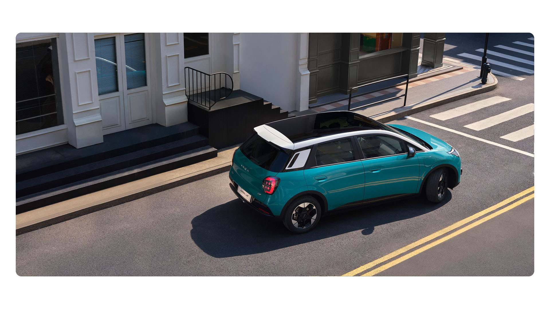 Bold Contrast on the Sides