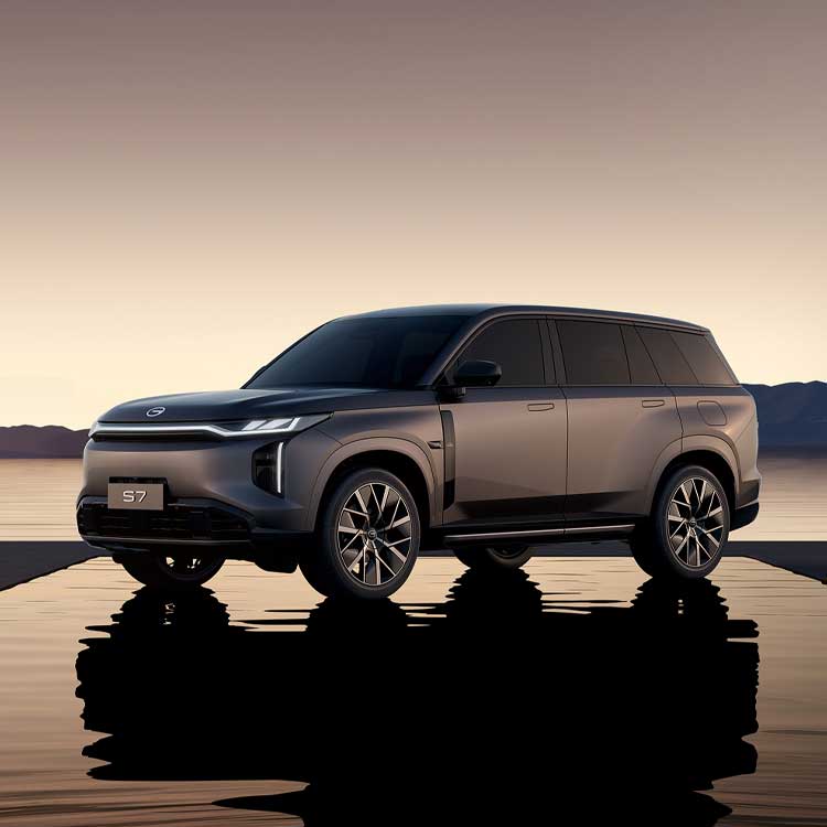 S7:Big on Space, Big on Smarts